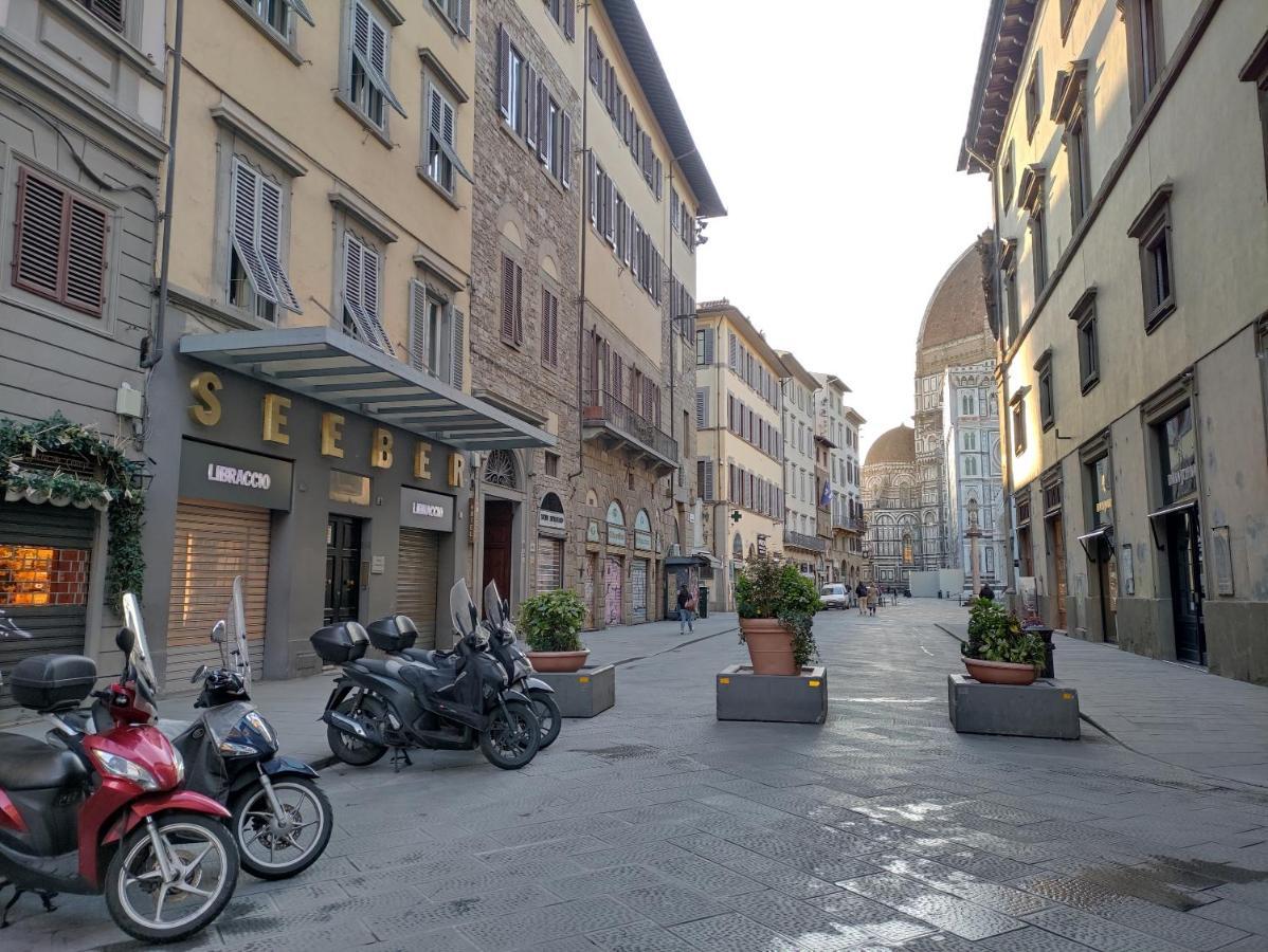Big Apartment A Stone'S Throw From The Duomo Florence Buitenkant foto