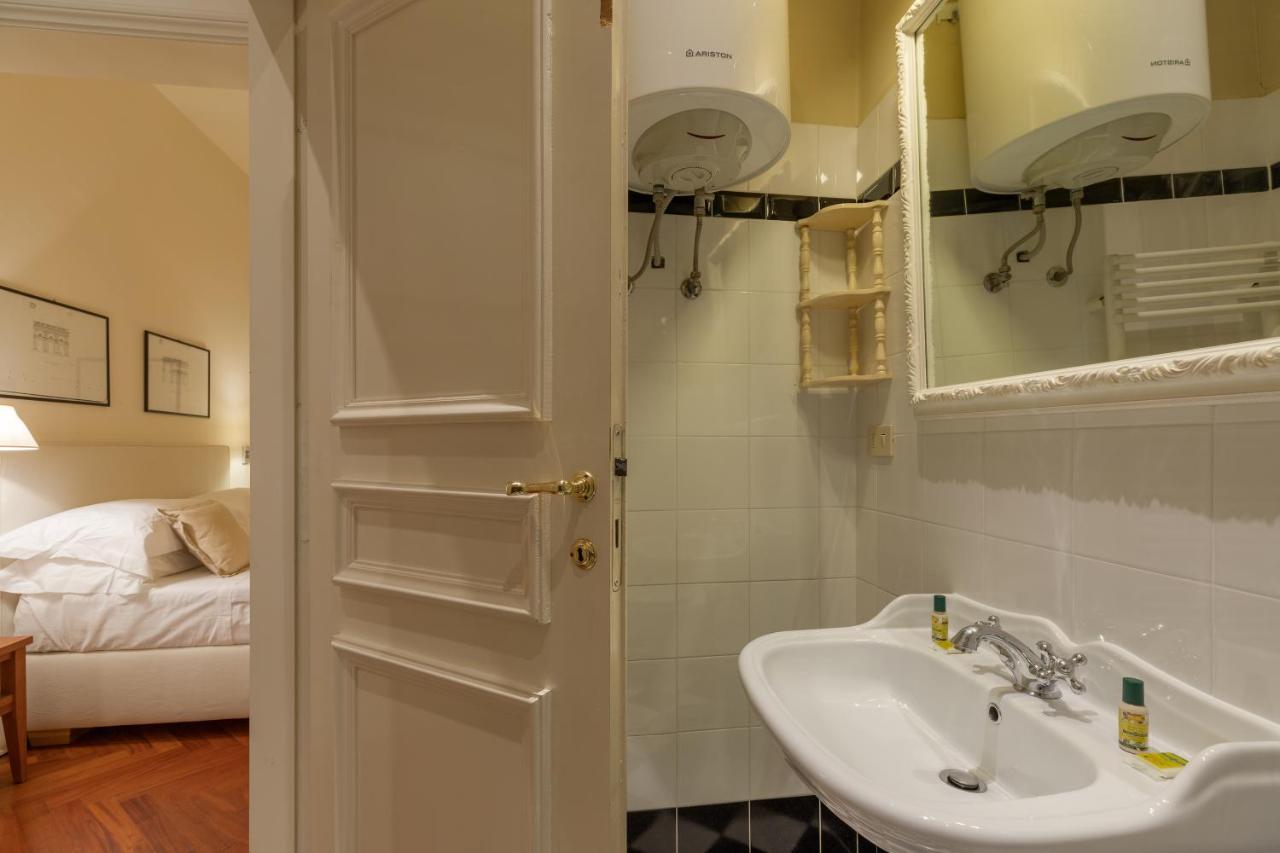 Big Apartment A Stone'S Throw From The Duomo Florence Buitenkant foto