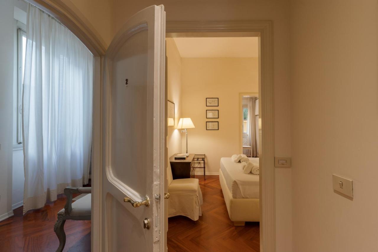 Big Apartment A Stone'S Throw From The Duomo Florence Buitenkant foto