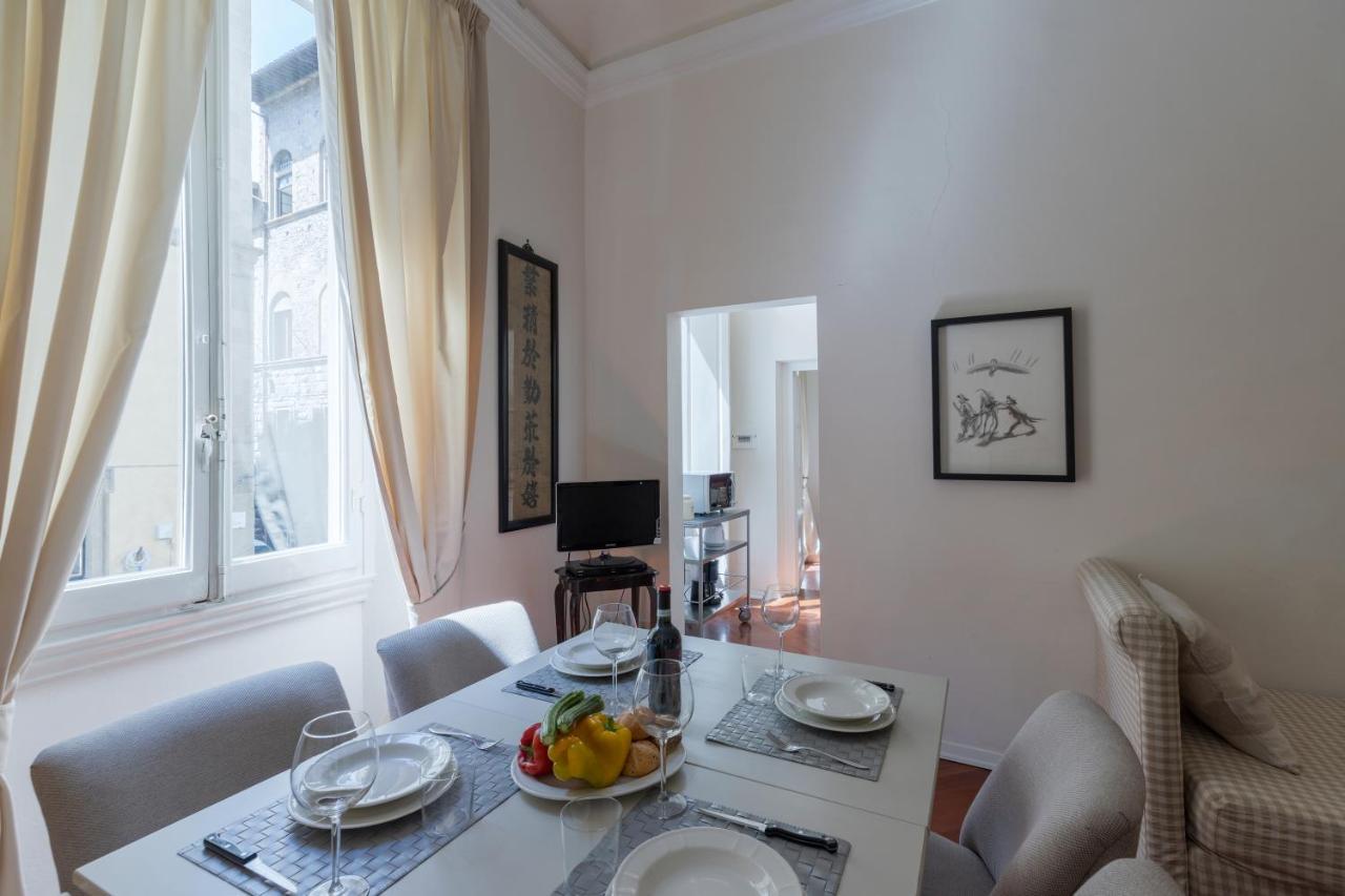 Big Apartment A Stone'S Throw From The Duomo Florence Buitenkant foto