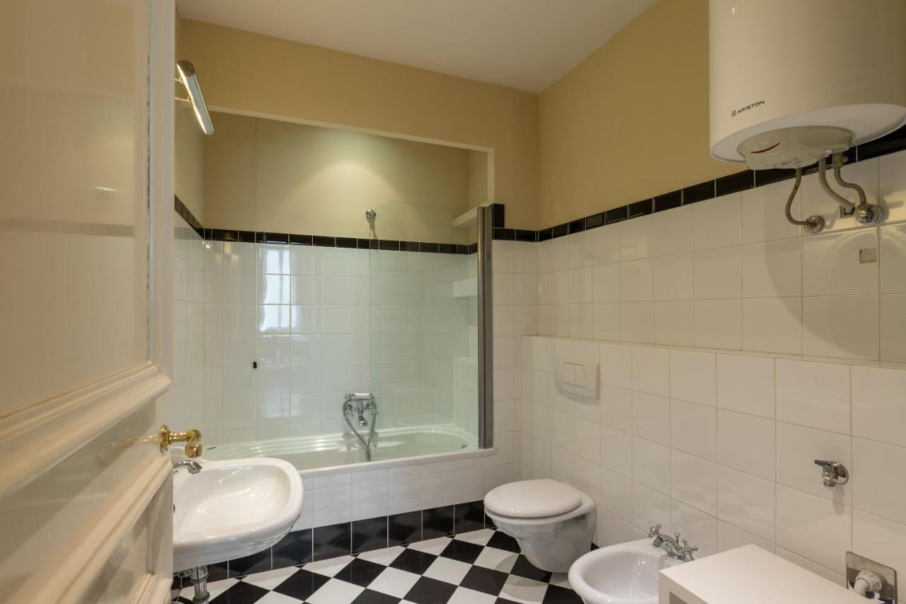 Big Apartment A Stone'S Throw From The Duomo Florence Buitenkant foto